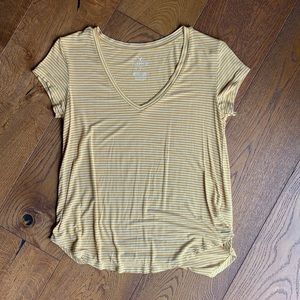American Eagle short sleeved shirt